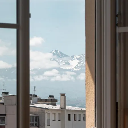 Spacieux - Vue Pyrenees - Hypercentre Apartment *